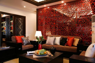 沙發背景墻布滿中式元素,傳統空間表達東方信仰
